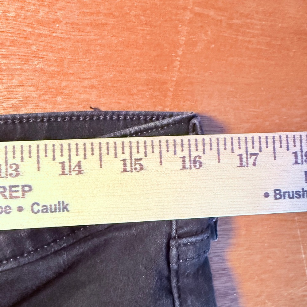 Signature Levi Strauss Women 12M Black Totally Shaping Straight Leg Jean Stretch - Picture 8 of 10